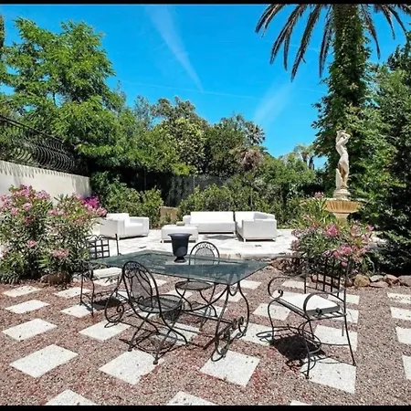 Avec Piscine Et Jardin Apartment Saint-Raphael (Var)